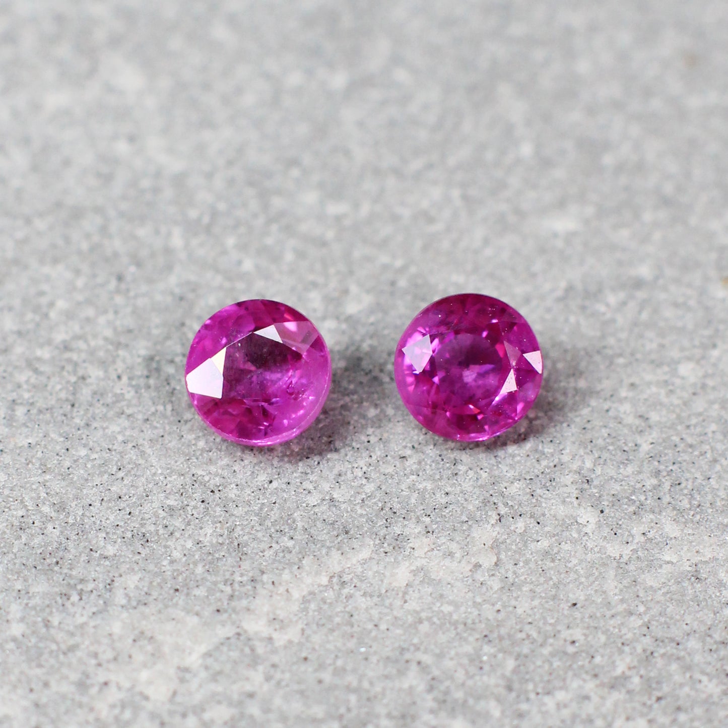 0.78ct Purplish Pink, Round Sapphire Pair, Heated, Vietnam - 4.06 - 4.13 x 2.4mm
