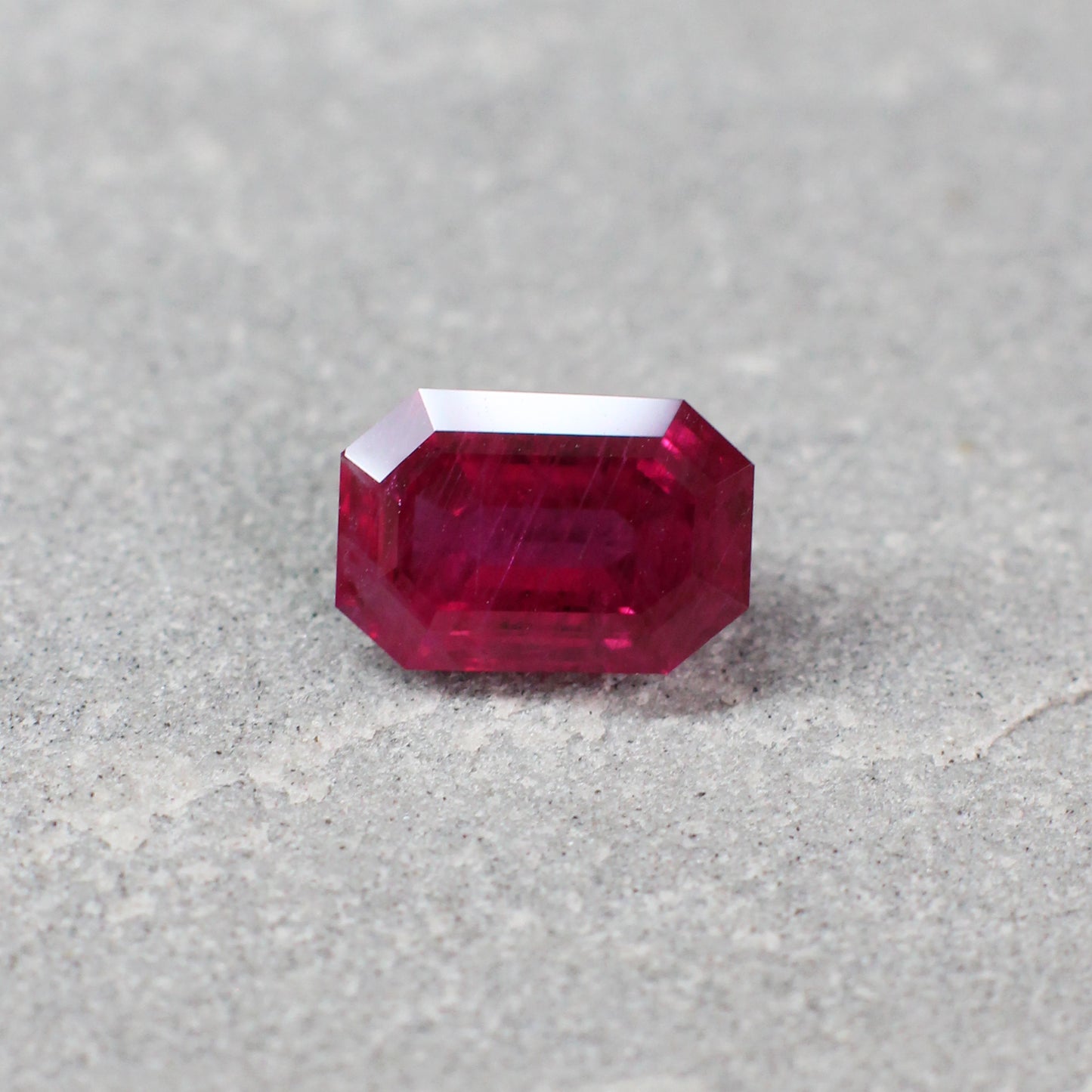 2.01ct Purplish Red, Octagon Ruby, H(a), Thailand - 8.41 x 5.71 x 4.03mm