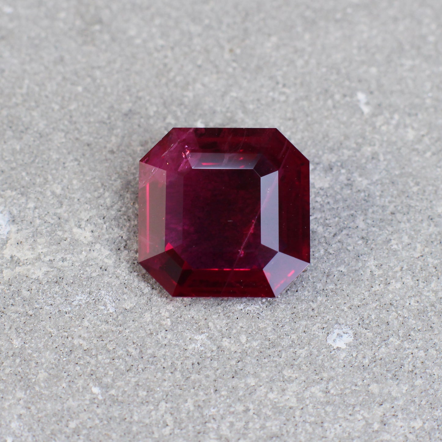 3.05ct Purplish Red, Octagon Ruby, Heated, Thailand - 9.44 x 9.44 x 3.53mm